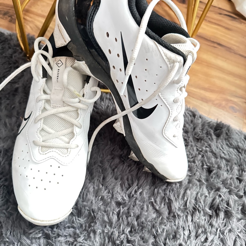 Boys Nike Diamond Football Cleats.